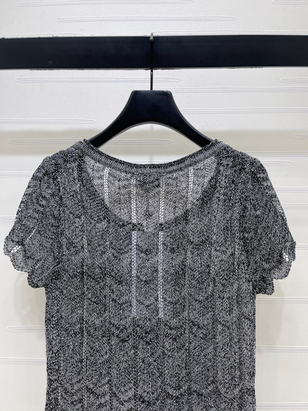 CC 26 Round Neck Short-Sleeve Cardigan Black in Wool 385424