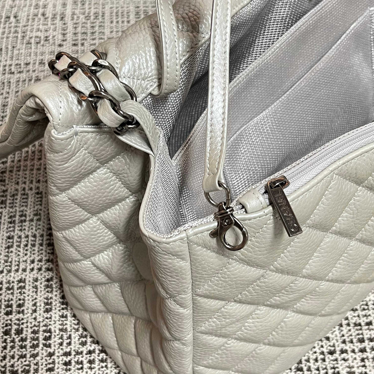 CC Classic Flap Bag 46.5cm Pearl White Caviar Calfskin Leather SHW