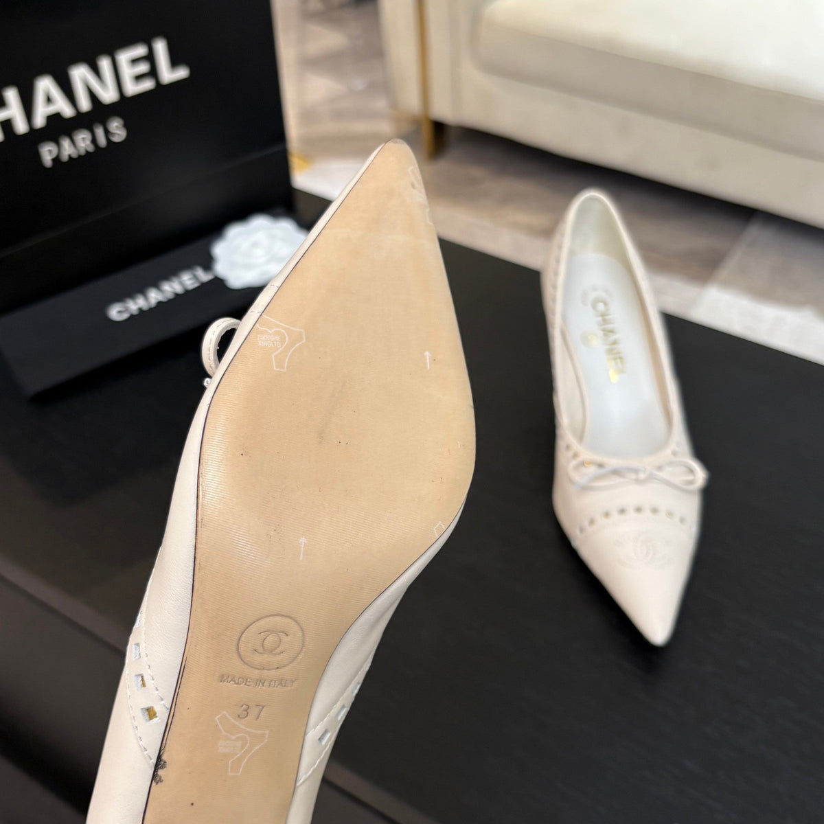 CC Bow Pointed Toe Pumps 6.5cm Cream Leather 912935