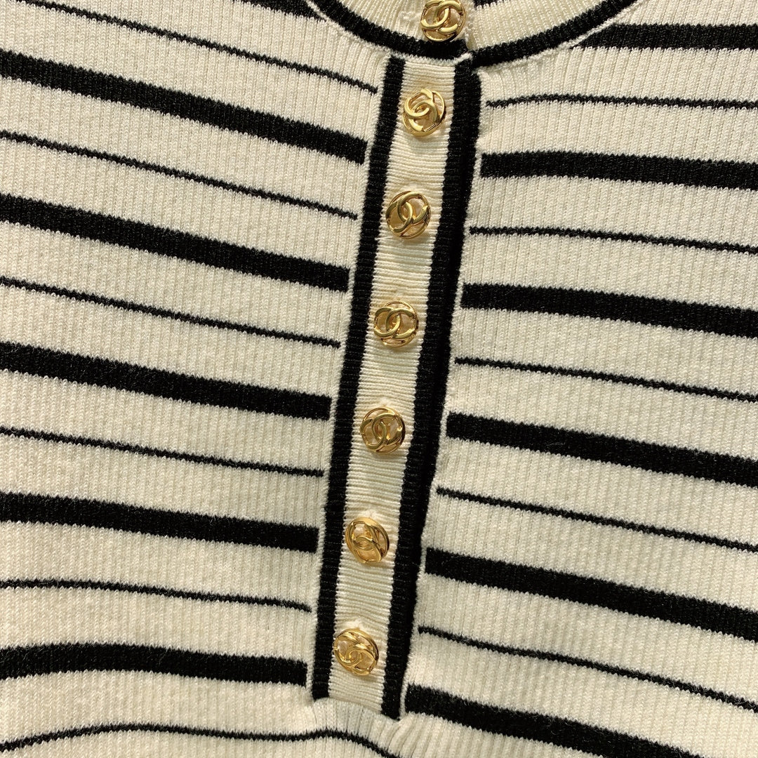 CC Striped Ribbed Knit Long Sleeve Top White Black Silk 411322