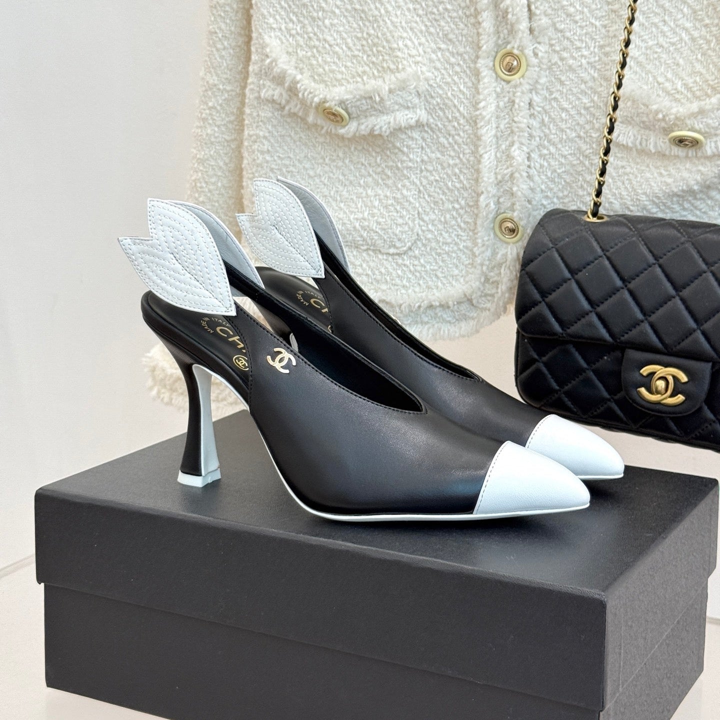 CC Métiers d’art 2026 Slingbacks 9.5cm Black White Lambskin