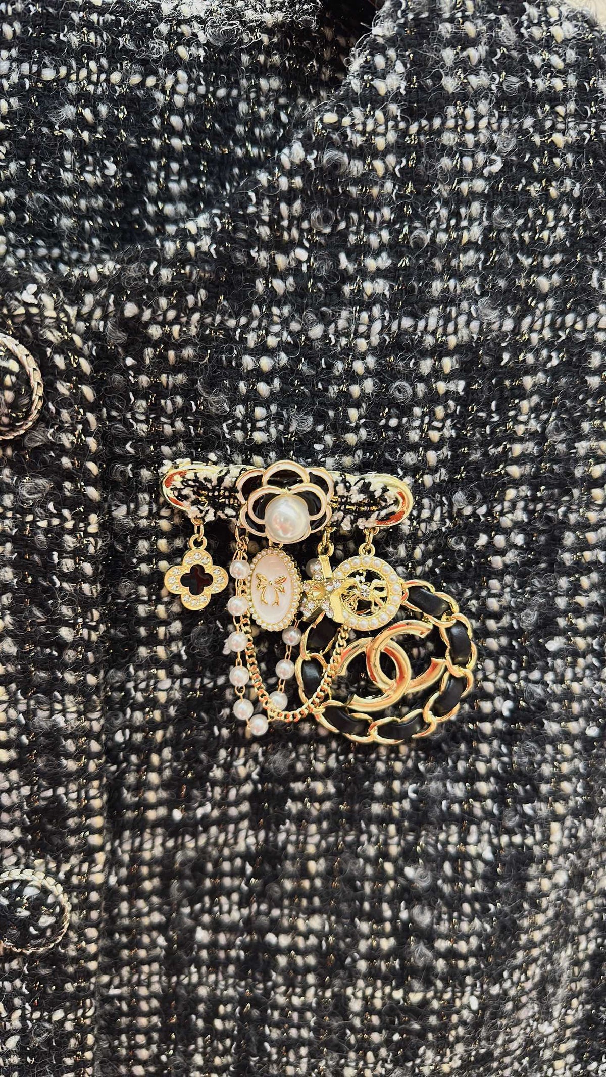 CC Vest Jacket Brooch Detail Black White Tweed 415577