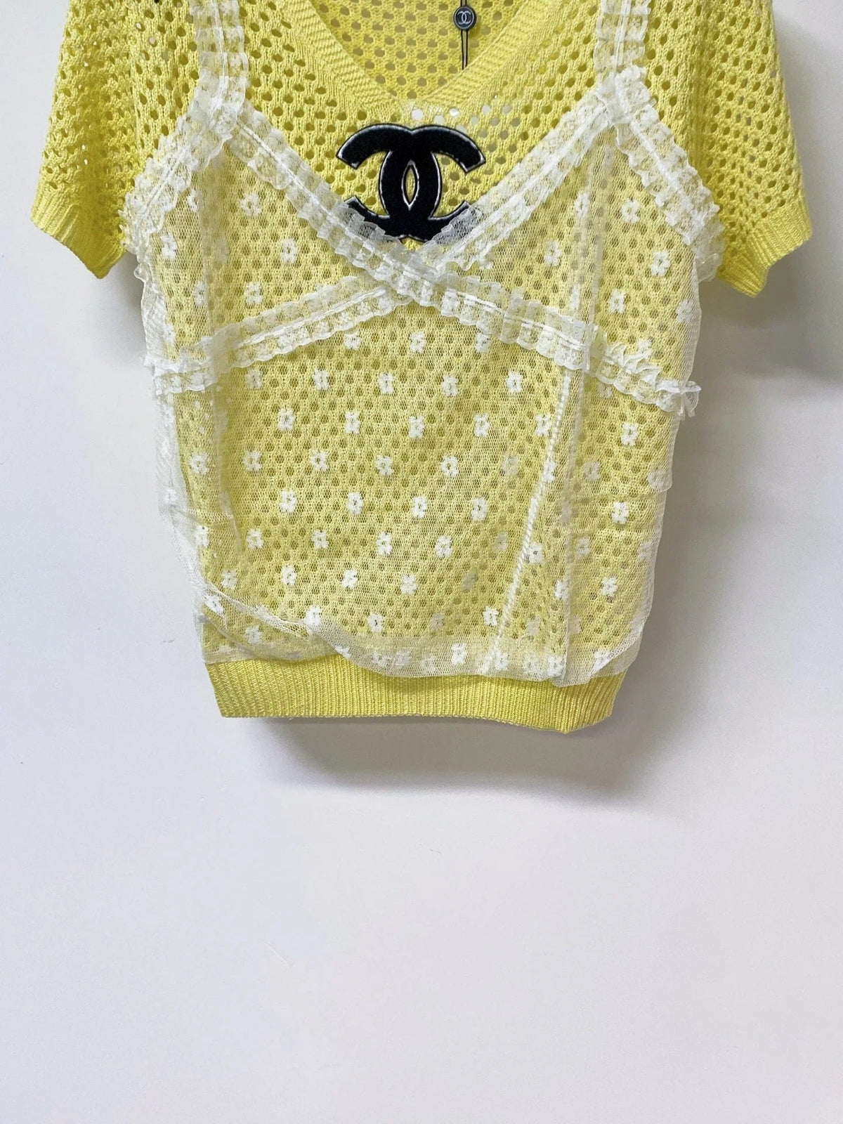 Chanel Short-Sleeve T-Shirt Yellow in Wool 305817