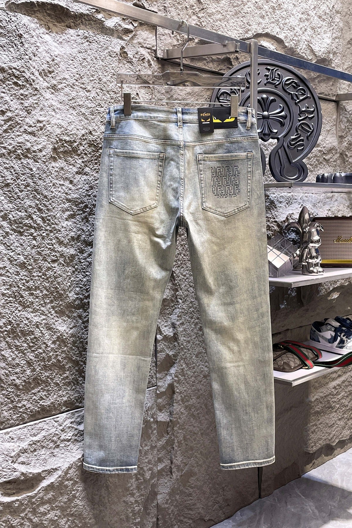 Fendi 2026 Men's Jeans Light Wash Denim 804370