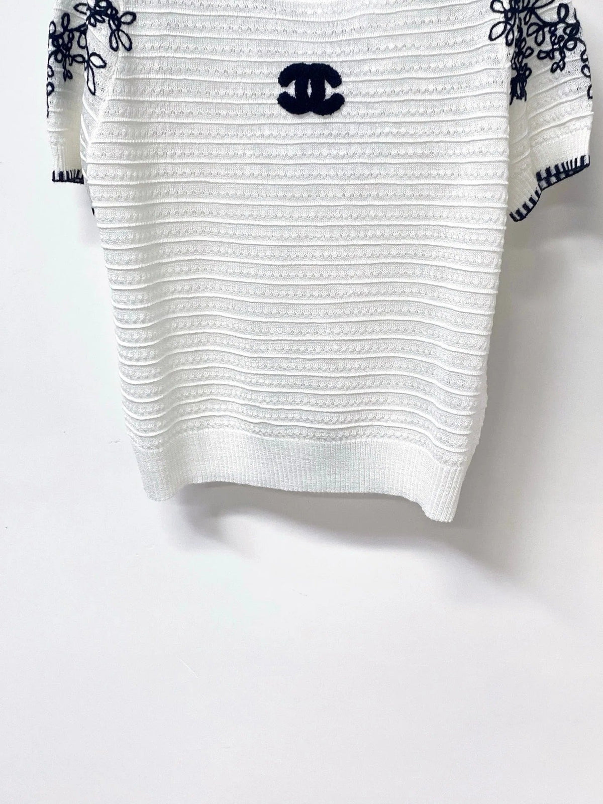 Chanel Short-Sleeve T-Shirt White in Wool 305895
