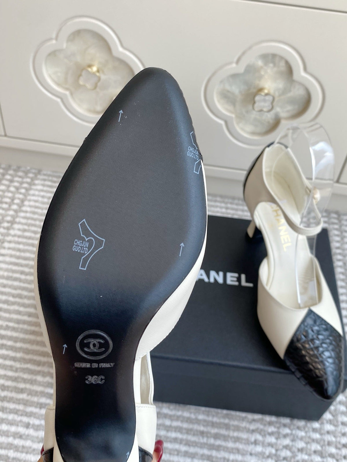 CC 26s Slingback White Black Embossed Lambskin 909544