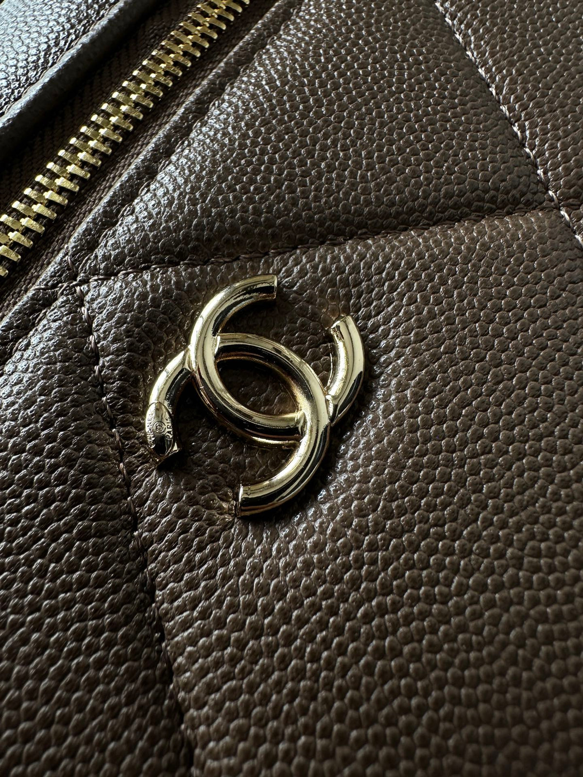 CC 25C Vanity Case Coffee Caviar Leather 289550