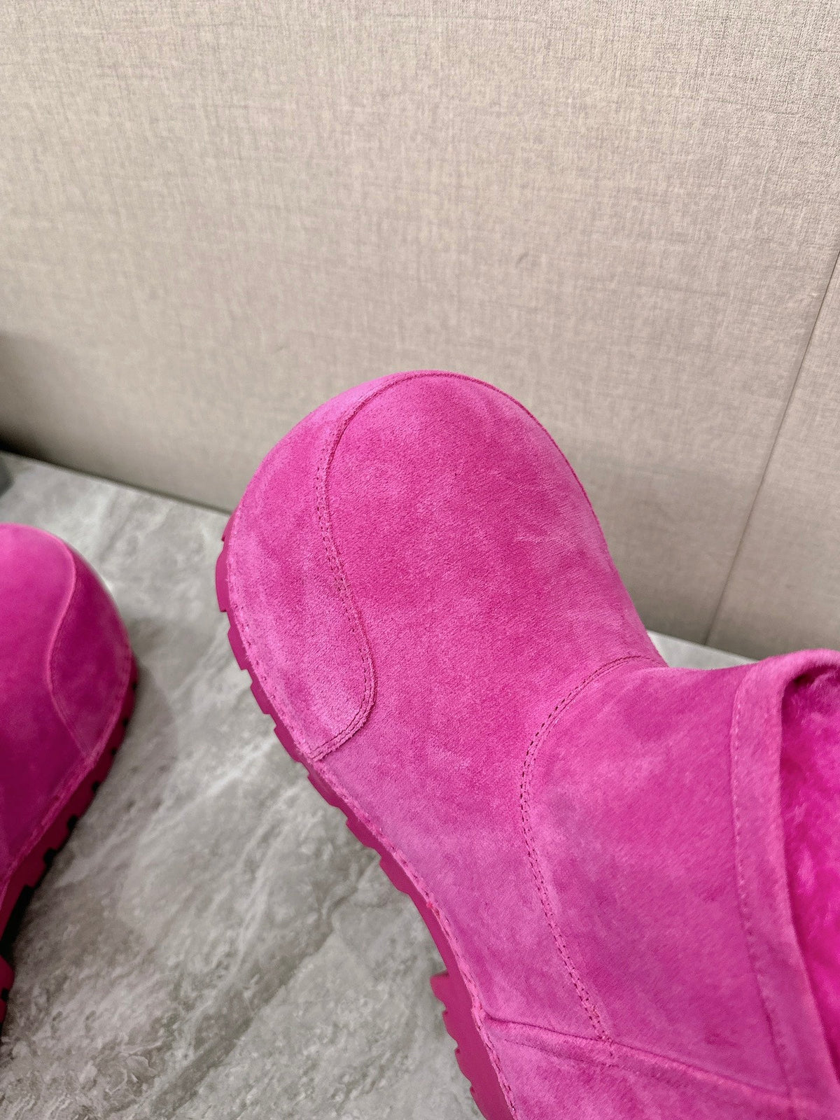 ALASKA BOOTIE IN DEEP PINK SUEDE AND WOOL LINING