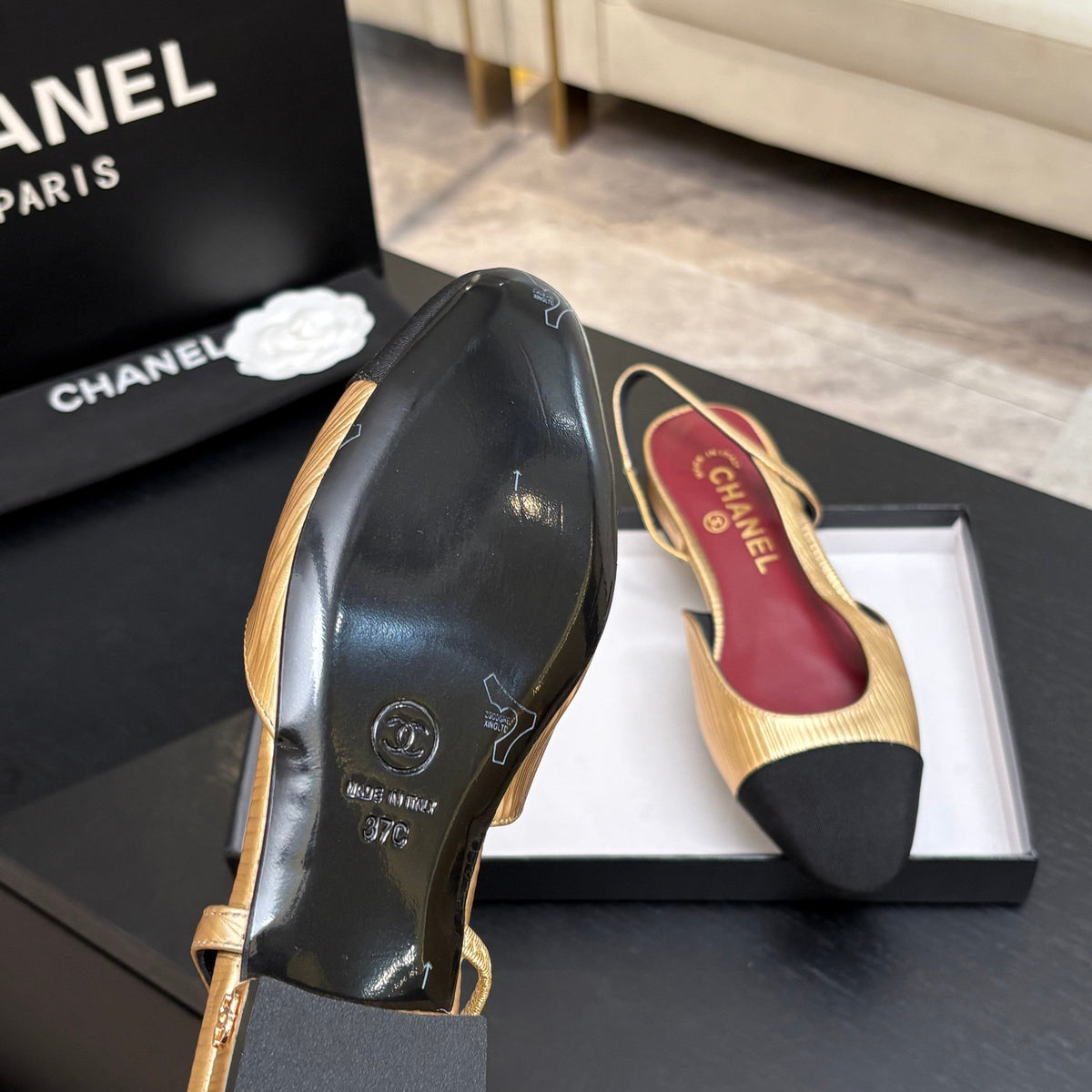 CC 26s Classic Slingback Flat Yellow Black Patent Leather 907640