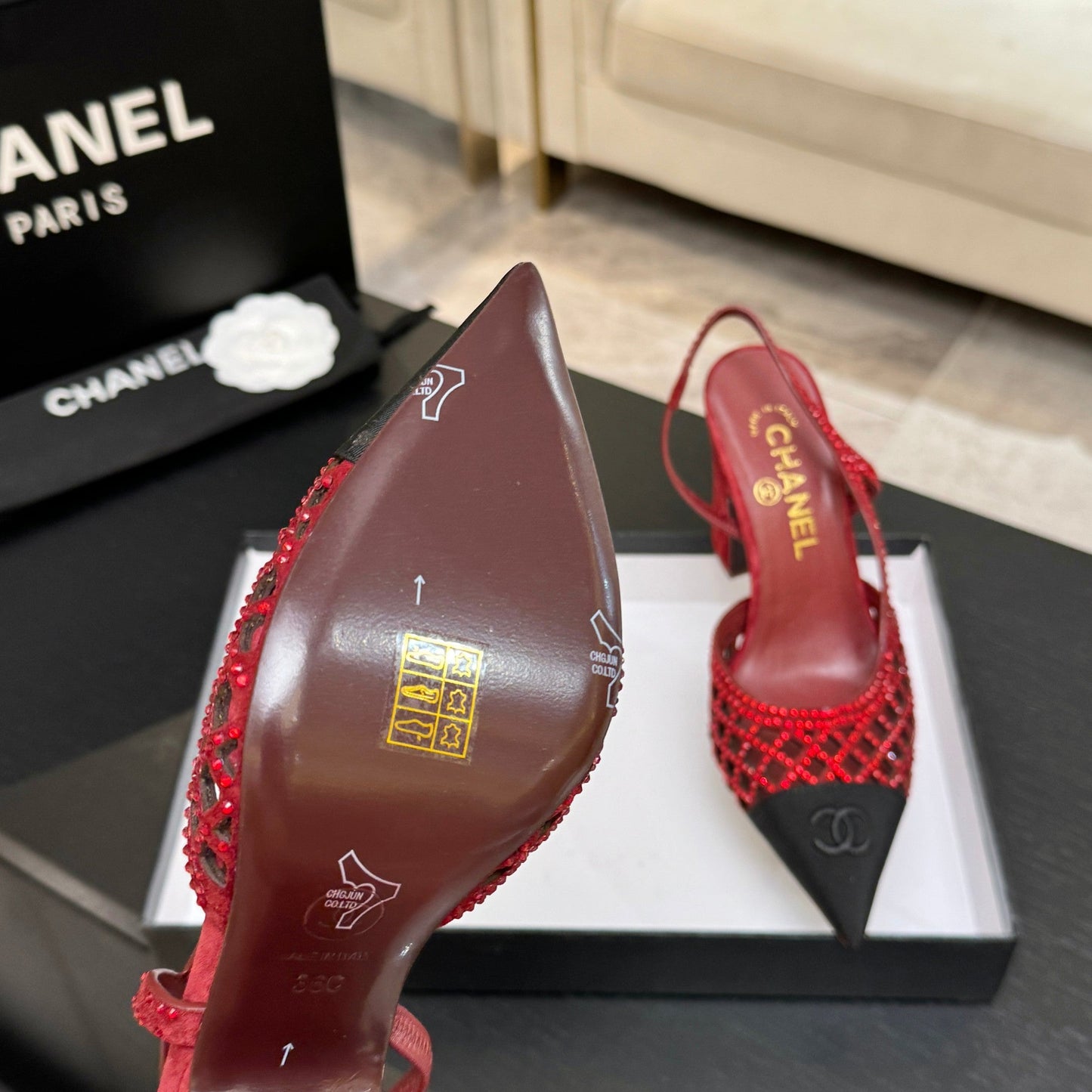 CC 26s Rhinestone Pointed-Toe Shoe Red Black Suede Canvas 907705