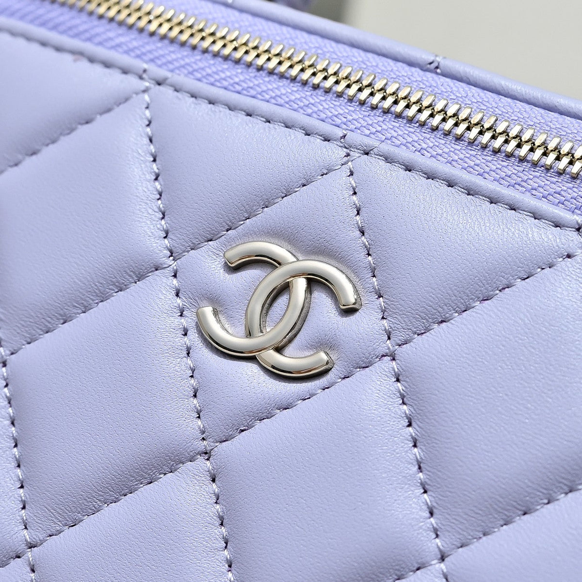 CC 26s Vanity Case Light Purple Quilted Lambskin 286290