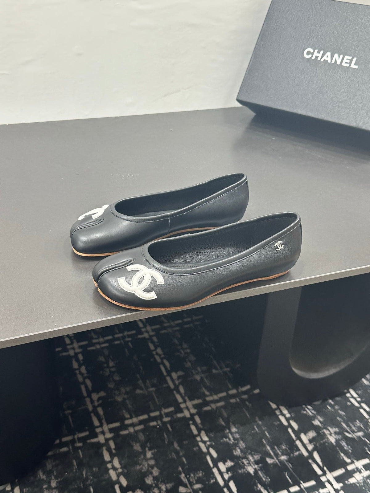 Chanel 2026 Ballet Flats Leather Sheepskin 832540