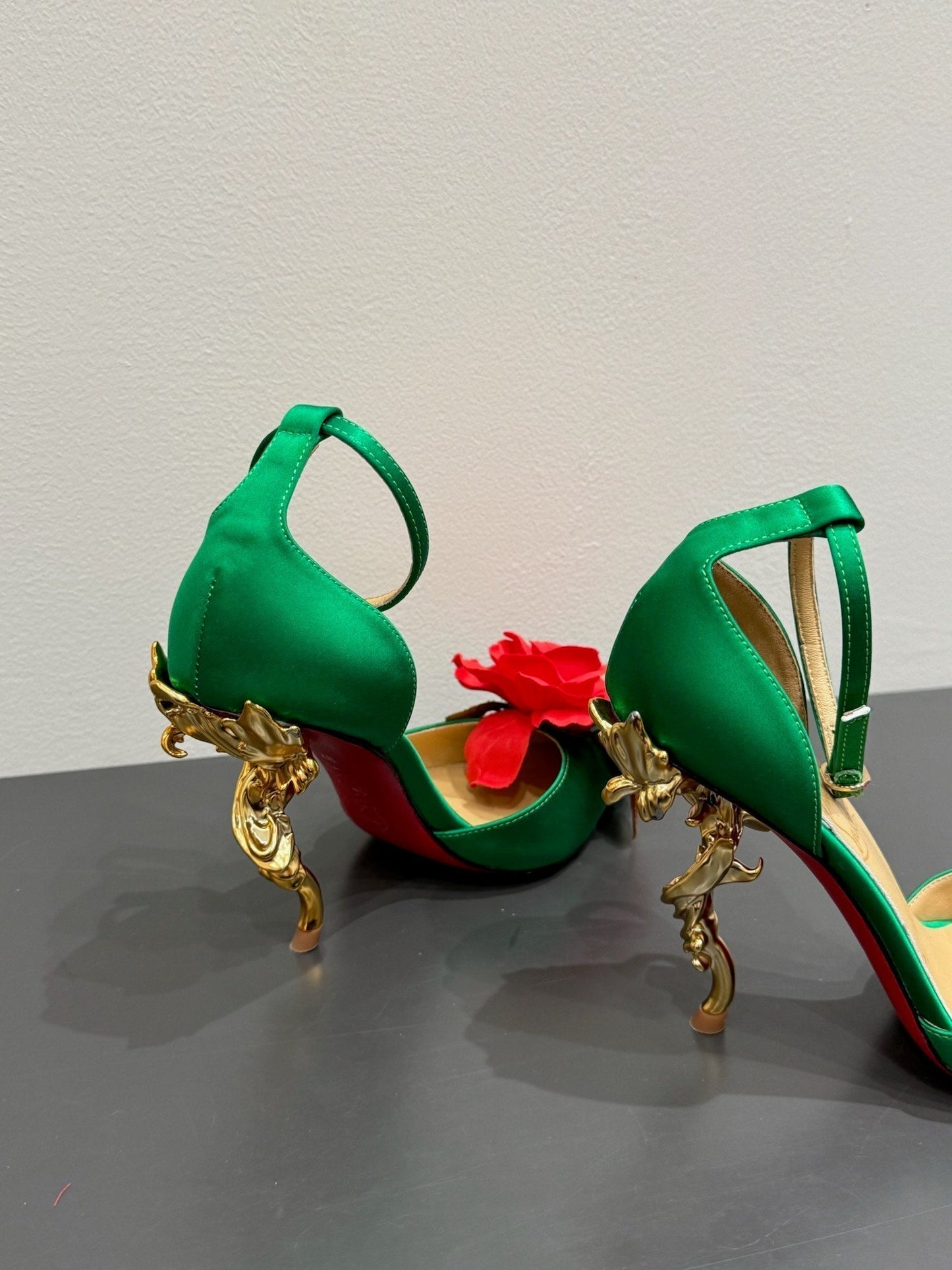 CC 25 Flower Rose Pumps Green Silk 337165