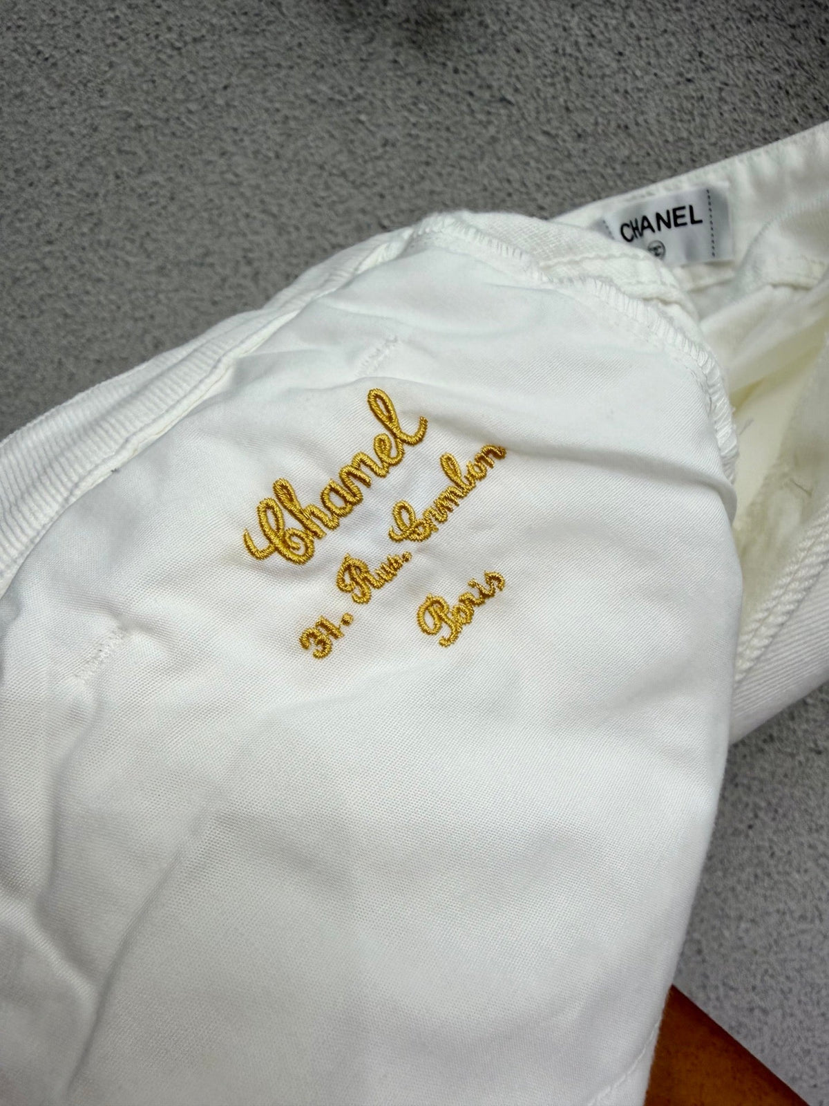 CC 26s Metal Buckle Pockets Jeans White Denim 404488