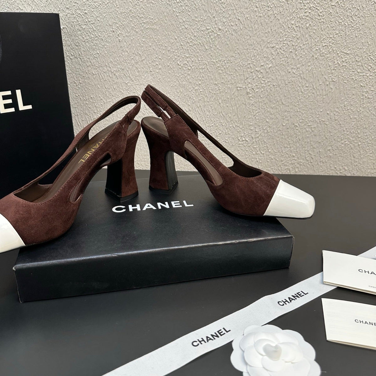 CC Slingback Block Heel White Brown Suede Leather 864116