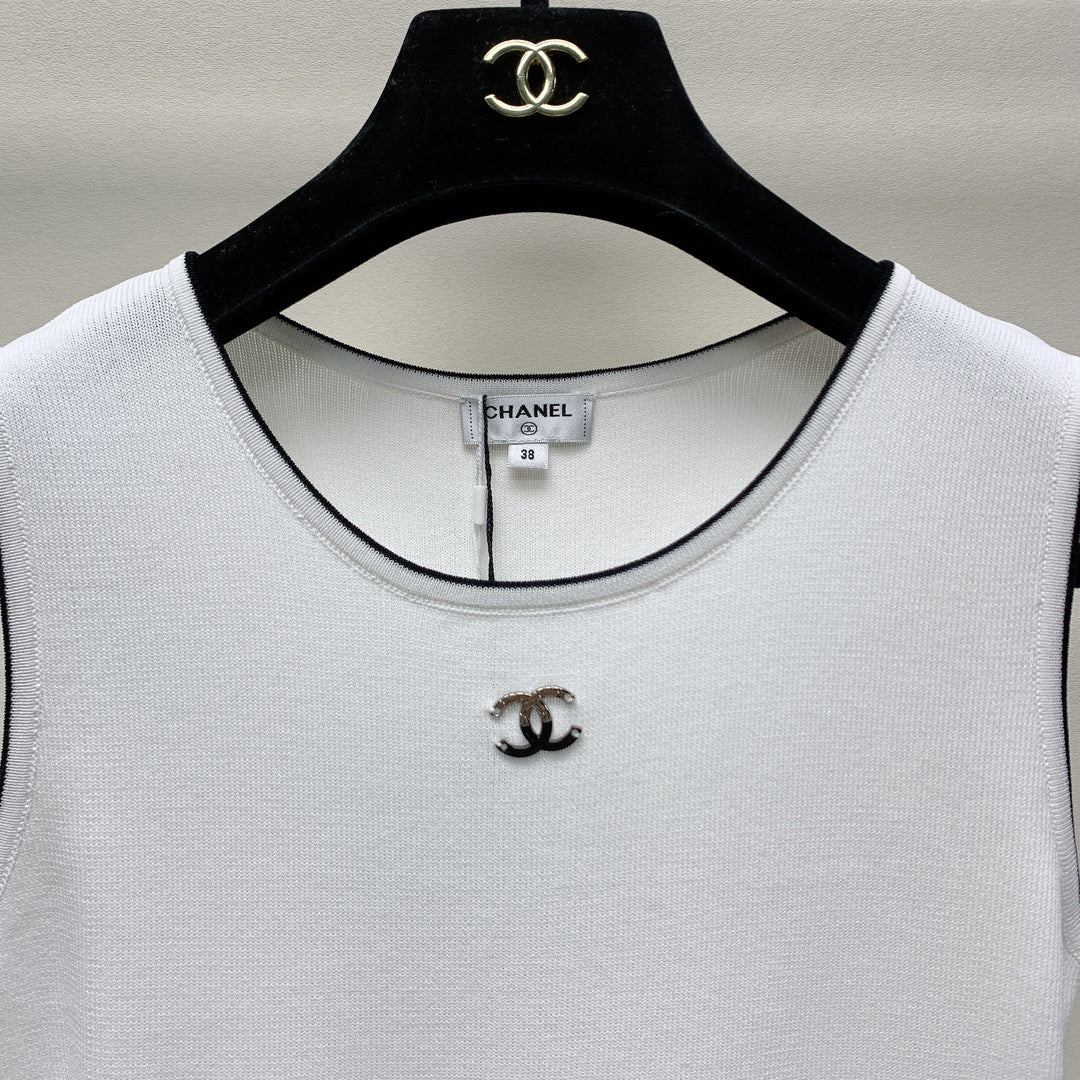 CC 25 Round Neck Knitted Embroidered Logo Vest Dress in White 277584
