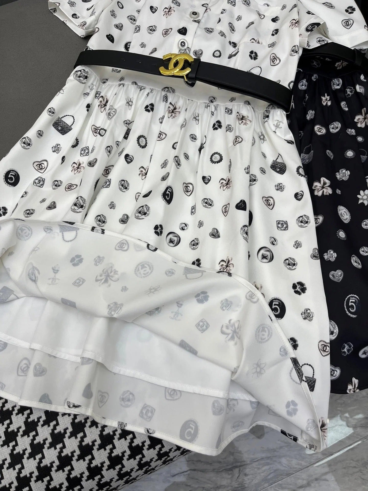 SHORT-SLEEVE BUTTON-DOWN DRESS WITH SIGNATURE LOGO BELT