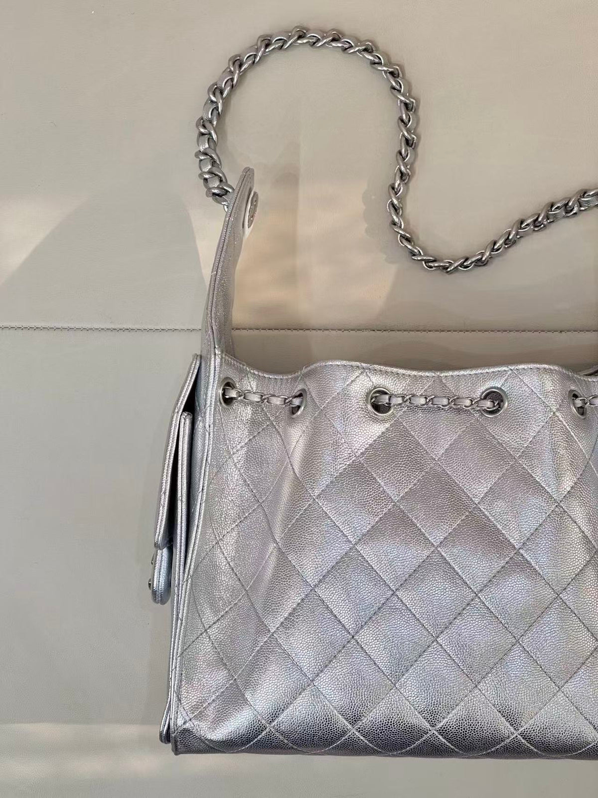 CC Cruise 25/26 Small Handbag Sliver Caviar Leather