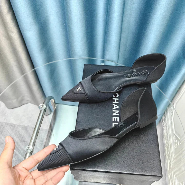 Chanel 26ss Retro Hollow-Out Pointed-Toe Vintage Black in Satin 712474