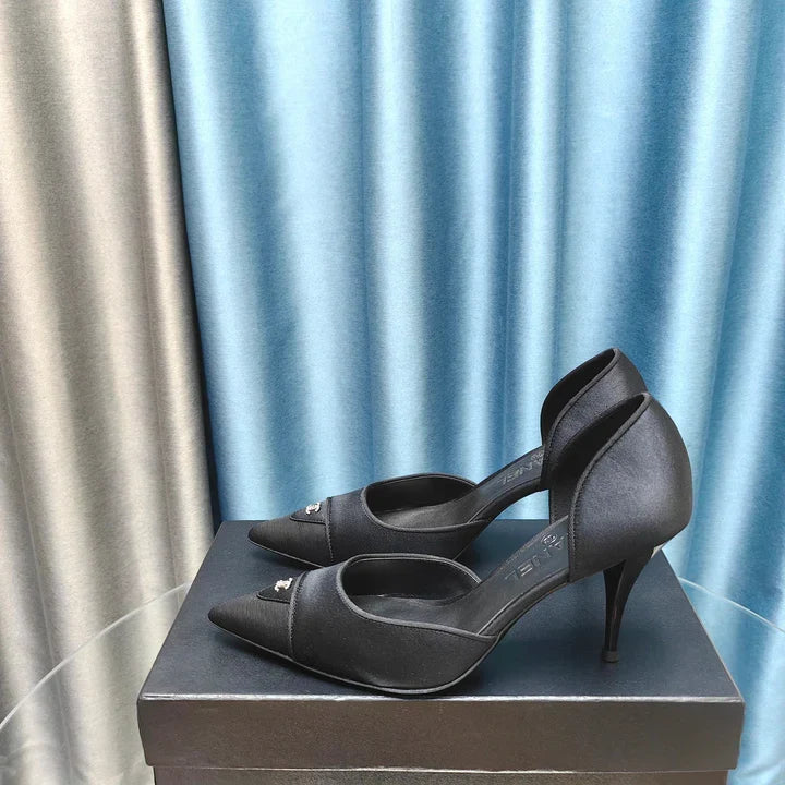 Chanel 26ss Retro Hollow-Out Pointed-Toe 70 Vintage Black in Calfskin 712470