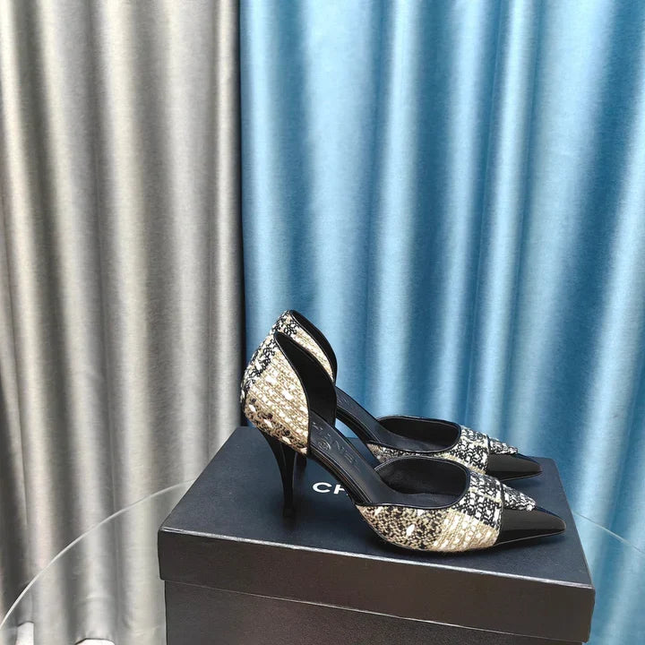 Chanel Pointed Toe Vintage High Heels 70mm Beige Black in Coarse wool fabric 712465