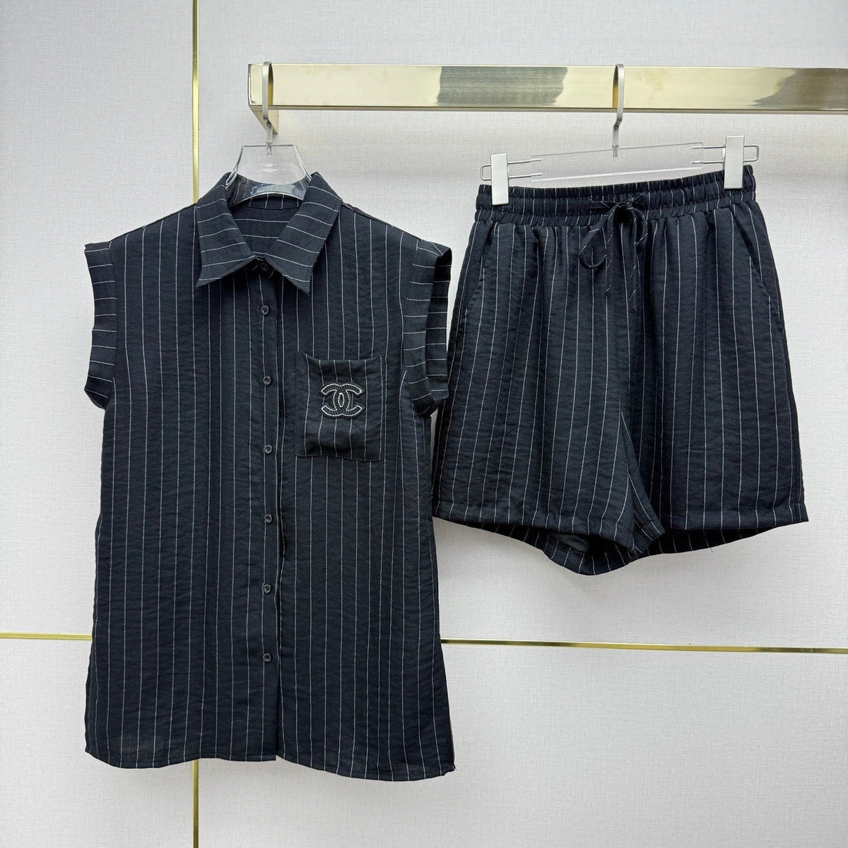 CC 26SS Sleeveless Shirt + Shorts Set in Polyester 375647
