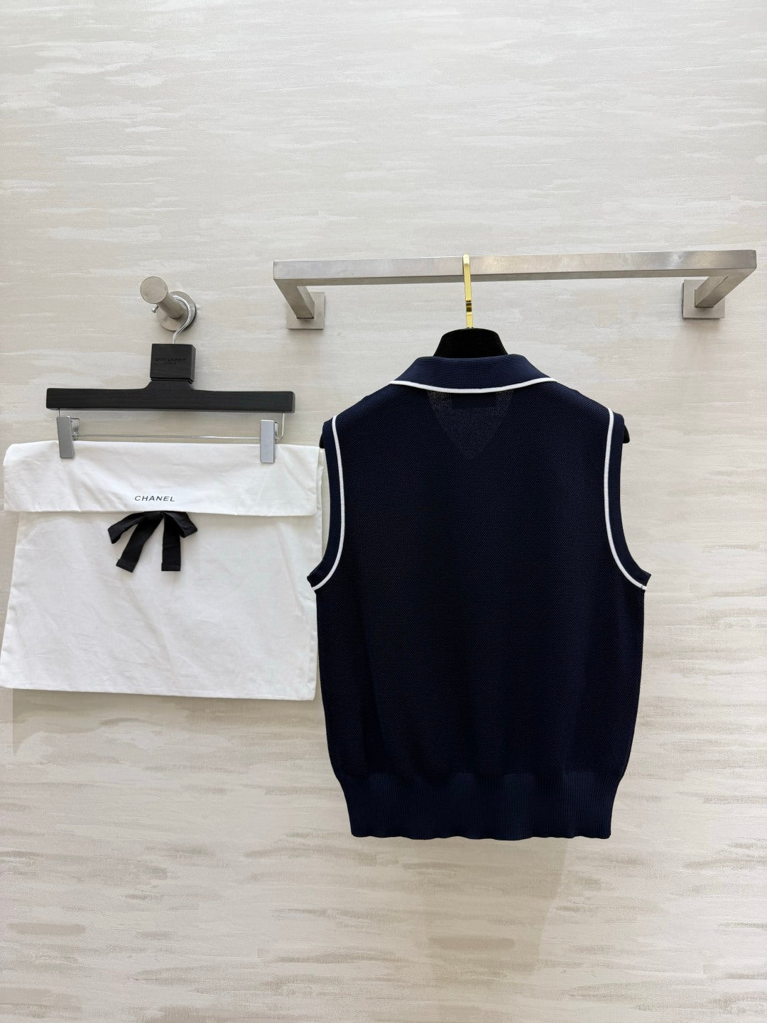 CC 26 Classic Preppy Vest Navy Blue in Wool Knitwear 379457