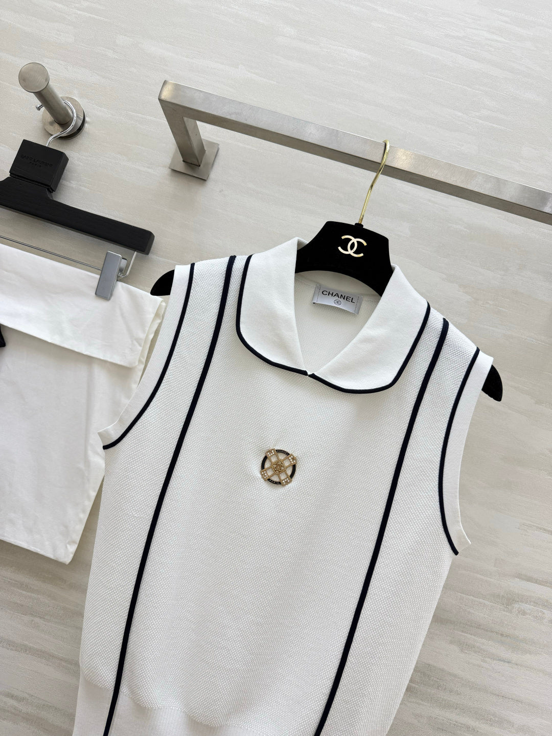 CC 26 Classic Preppy Vest White in Wool Knitwear 379455