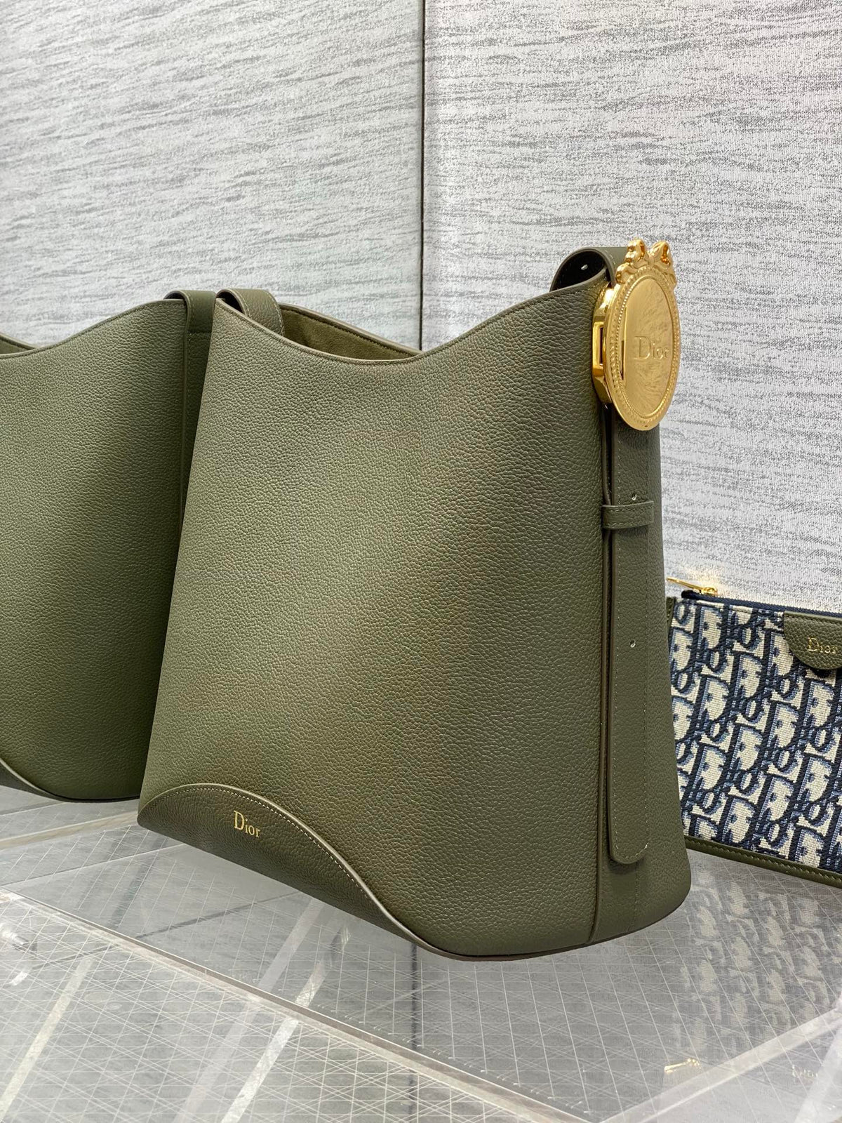 CD Médaillon Bucket Bag 26.5cm Dark Green in Cowhide 155518