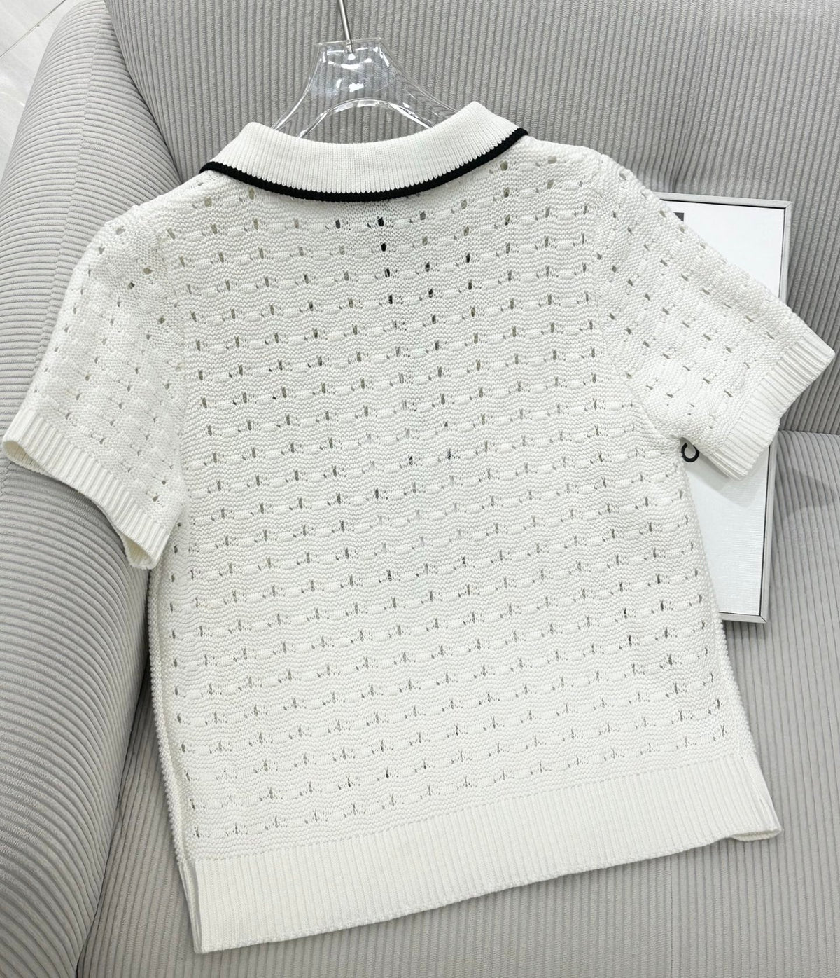 CC 26 Collared Color-blocked Knit Short-sleeved Top White in Wool 387624