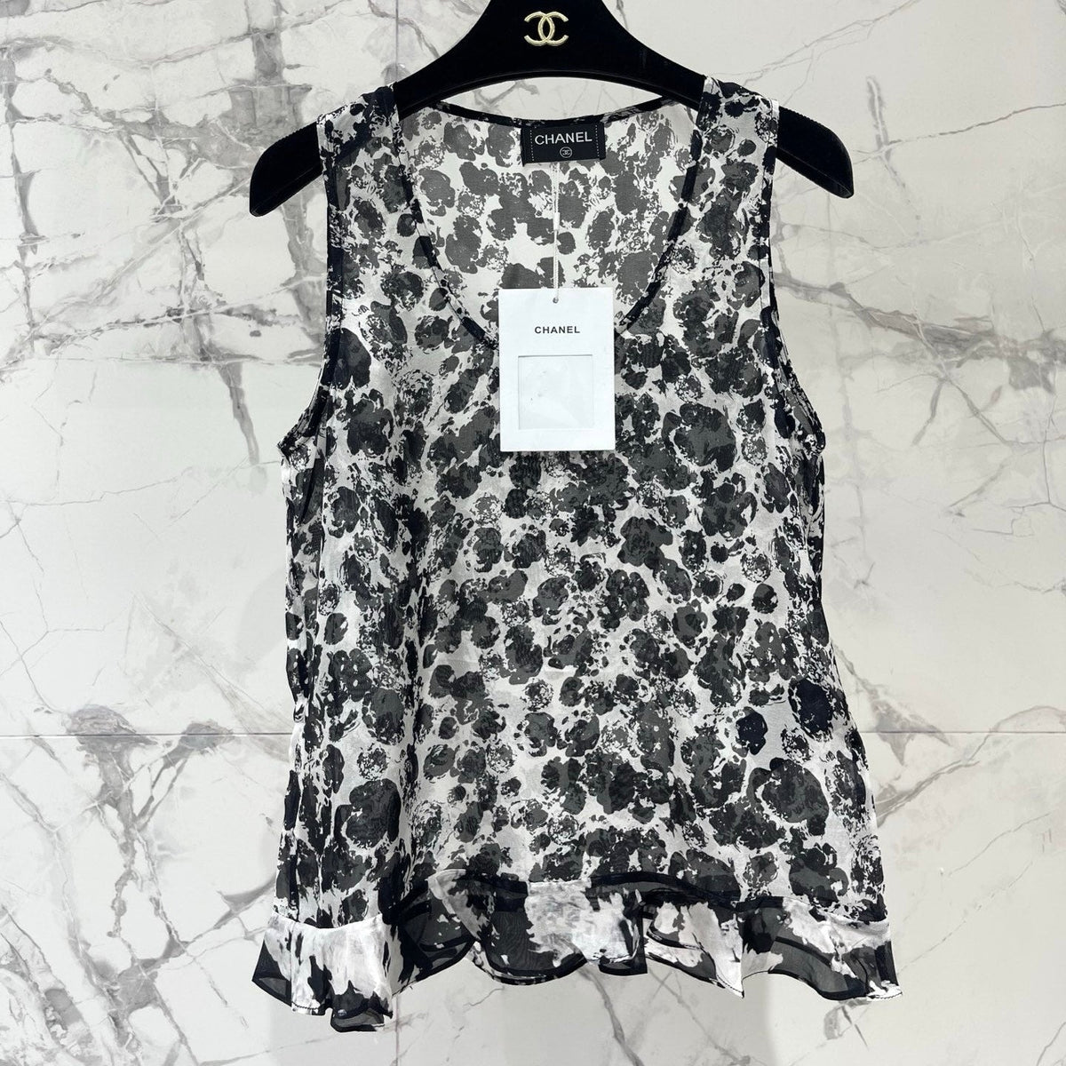 CC Black and White Ink Floral Print Sleeveless Vest in Acetate 387325
