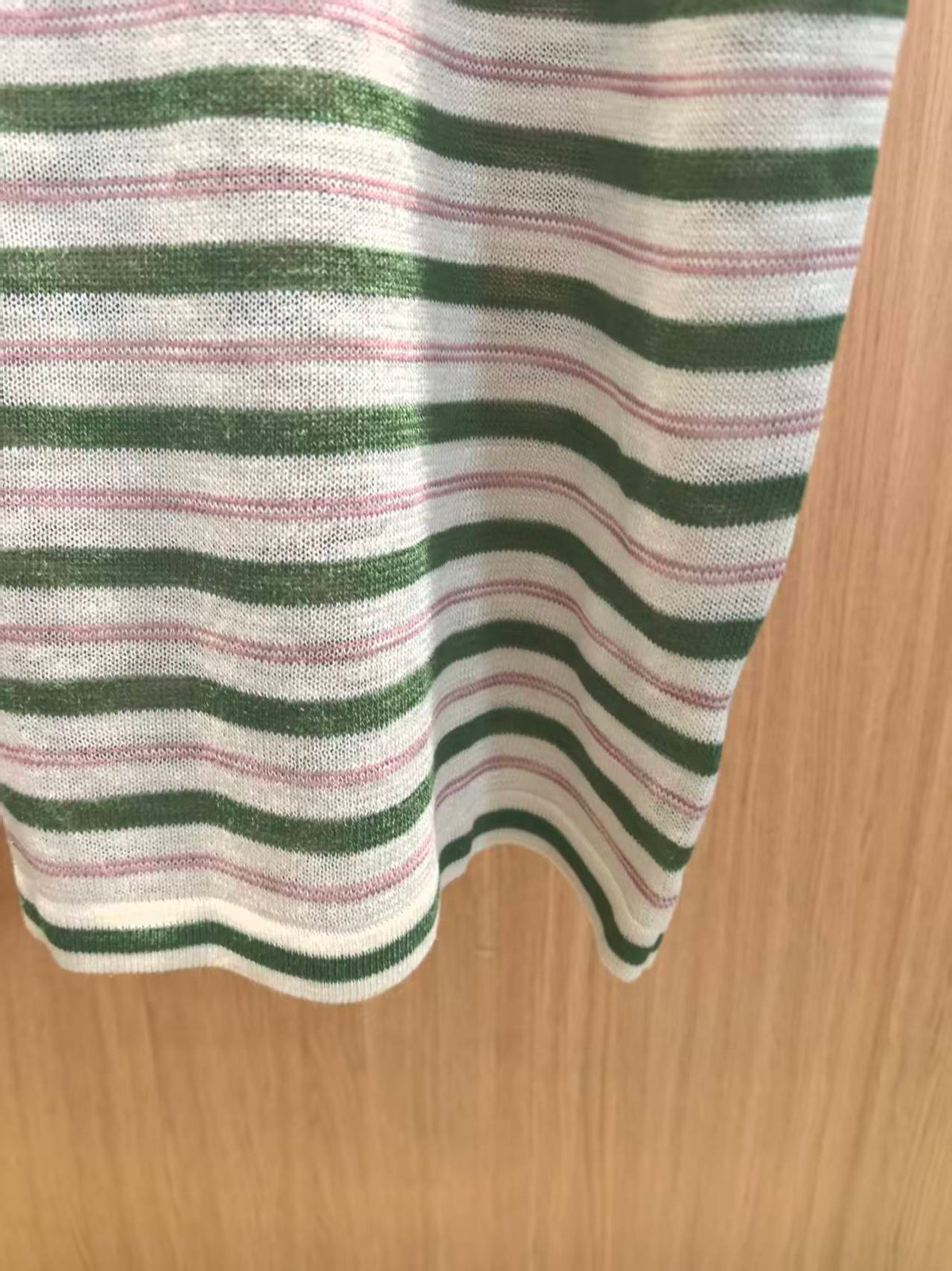 CC 26 Two-tone Ruffle Striped Sleeveless Knit Vest in Nylon 387901