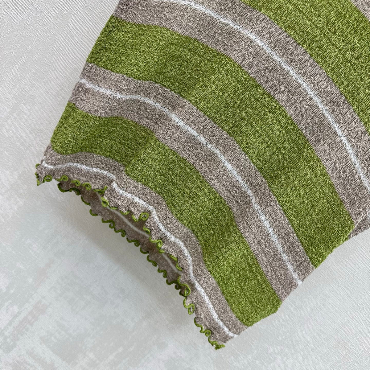 CD 26 Striped Flutter Sleeve Crew Neck Knit Top Green in Acrylic 389638