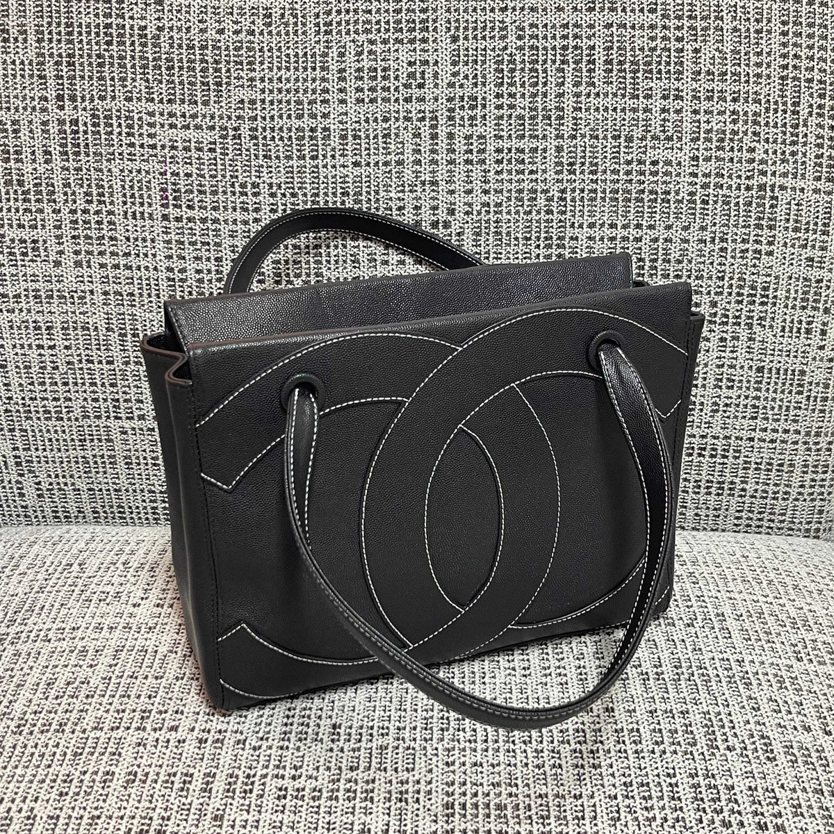 CC Vintage Contrast Stitch Tote Bag 29cm Black Caviar Leather