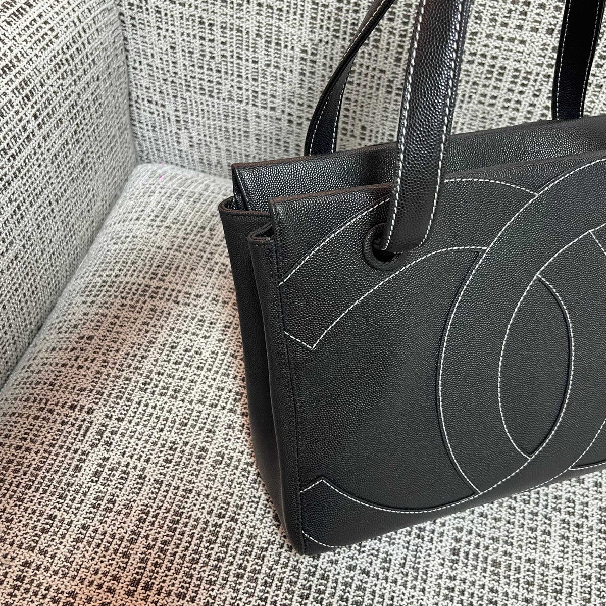 CC Vintage Contrast Stitch Tote Bag 29cm Black Caviar Leather