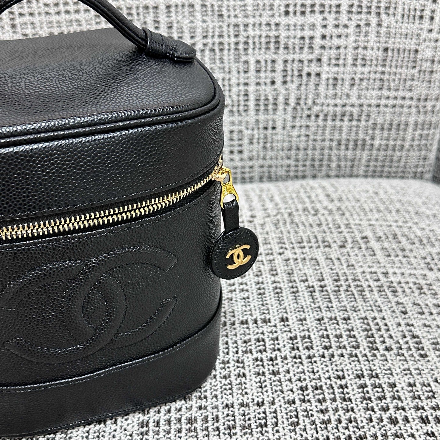 CC Vintage Vanity Bag 17.5cm Black Caviar Leather