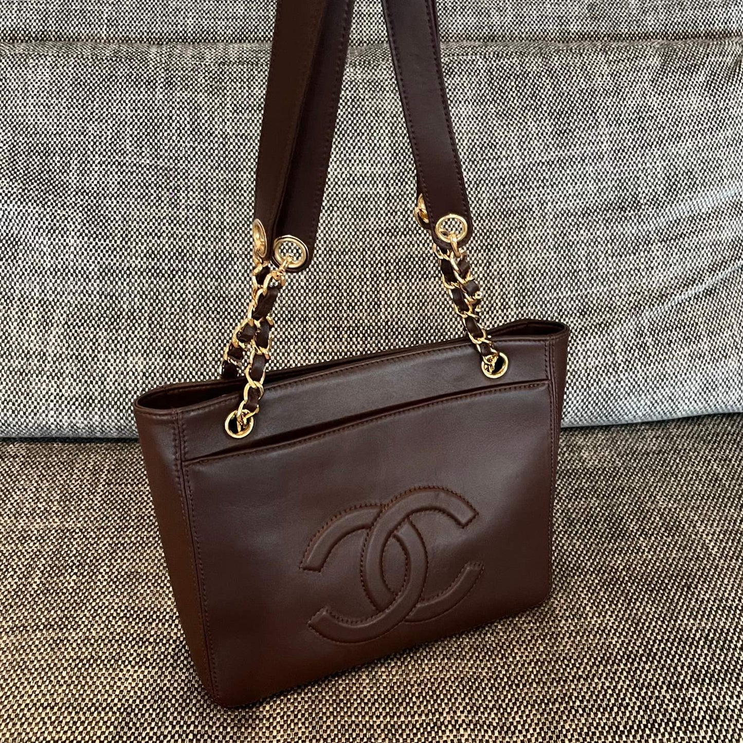 CC Vintage Turn-Lock Tote Bag 26cm Burgundy Leather