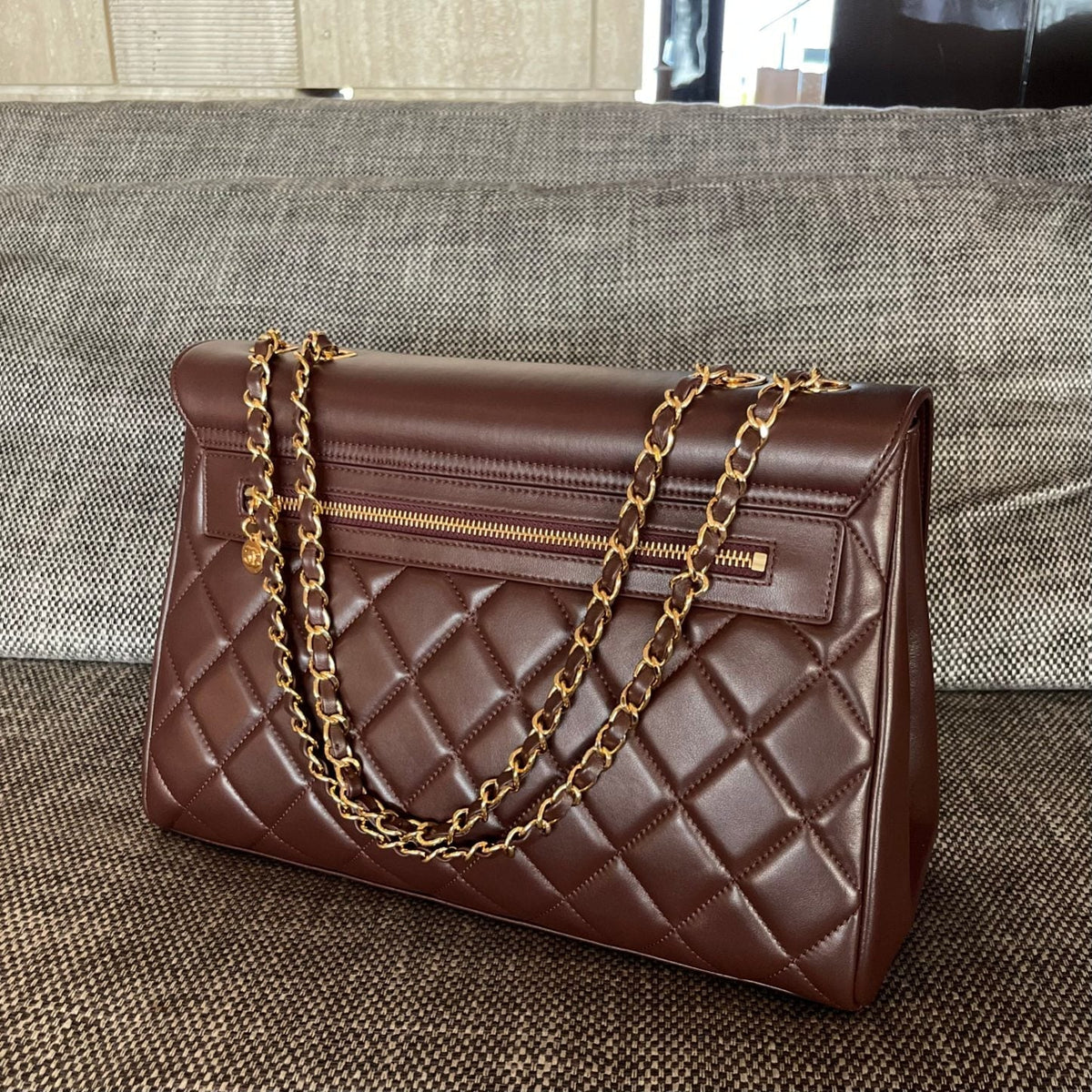 CC Vintage Embossed CC Flap Bag 33cm Cowhide