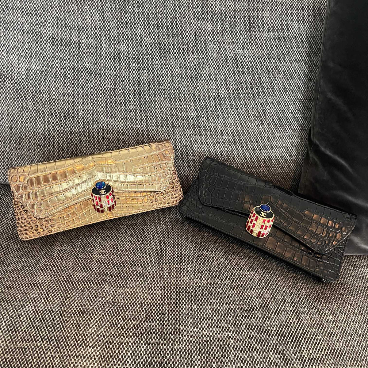 CC 19A Scarab Clasp Clutch Crocodile 30cm Embossed Cowhide
