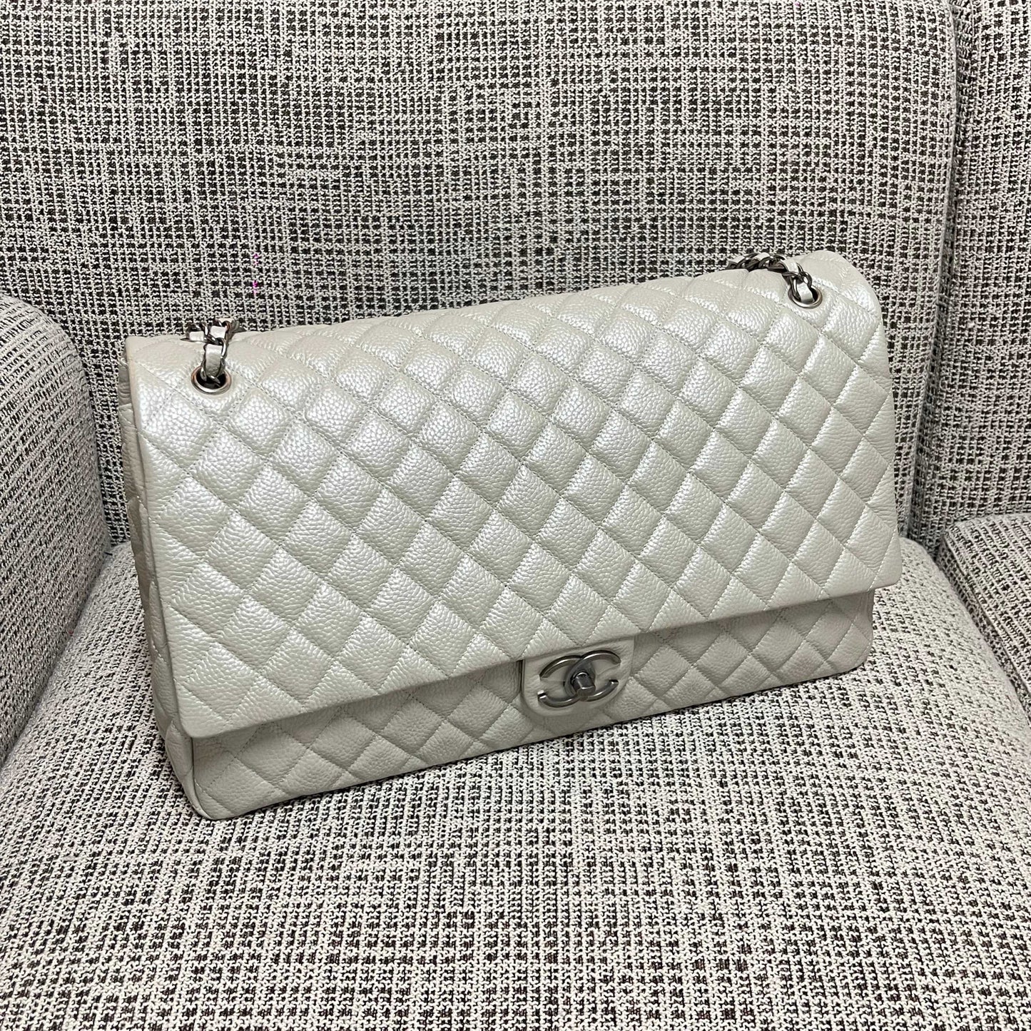 CC Classic Flap Bag 46.5cm Pearl White Caviar Calfskin Leather SHW