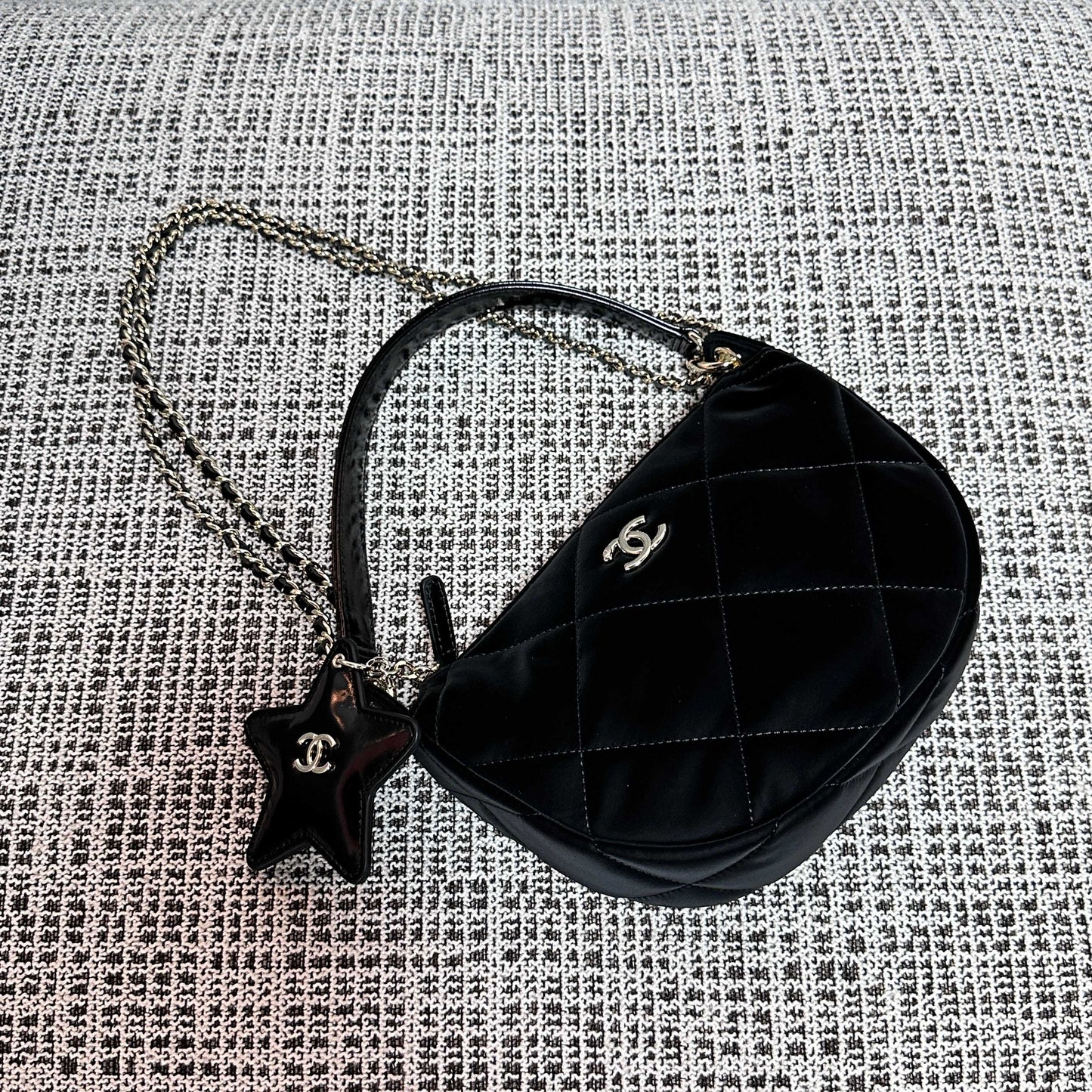 CC Coco Neige Clutch With Chain Star Charm 22cm Black Velvet