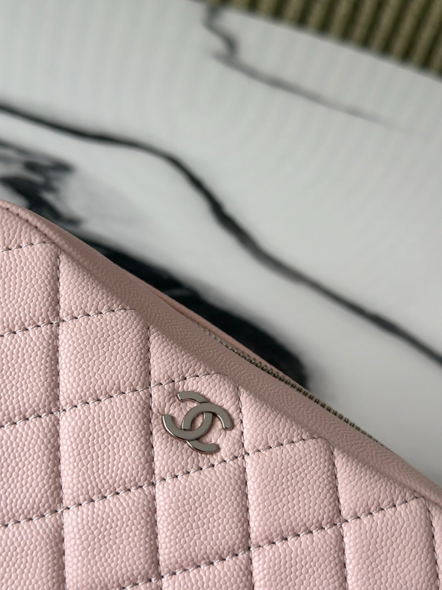 CC Classic Pouch CC Logo Diamond Quilted Pink Caviar Calfskin