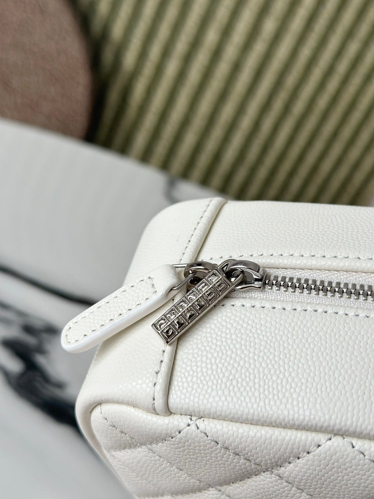 CC Classic Pouch CC Logo Diamond Quilted White Caviar Calfskin