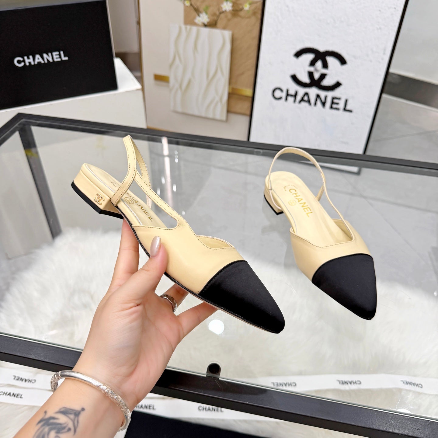 CC Slingback Flats Beige Cowhide Leather 873860