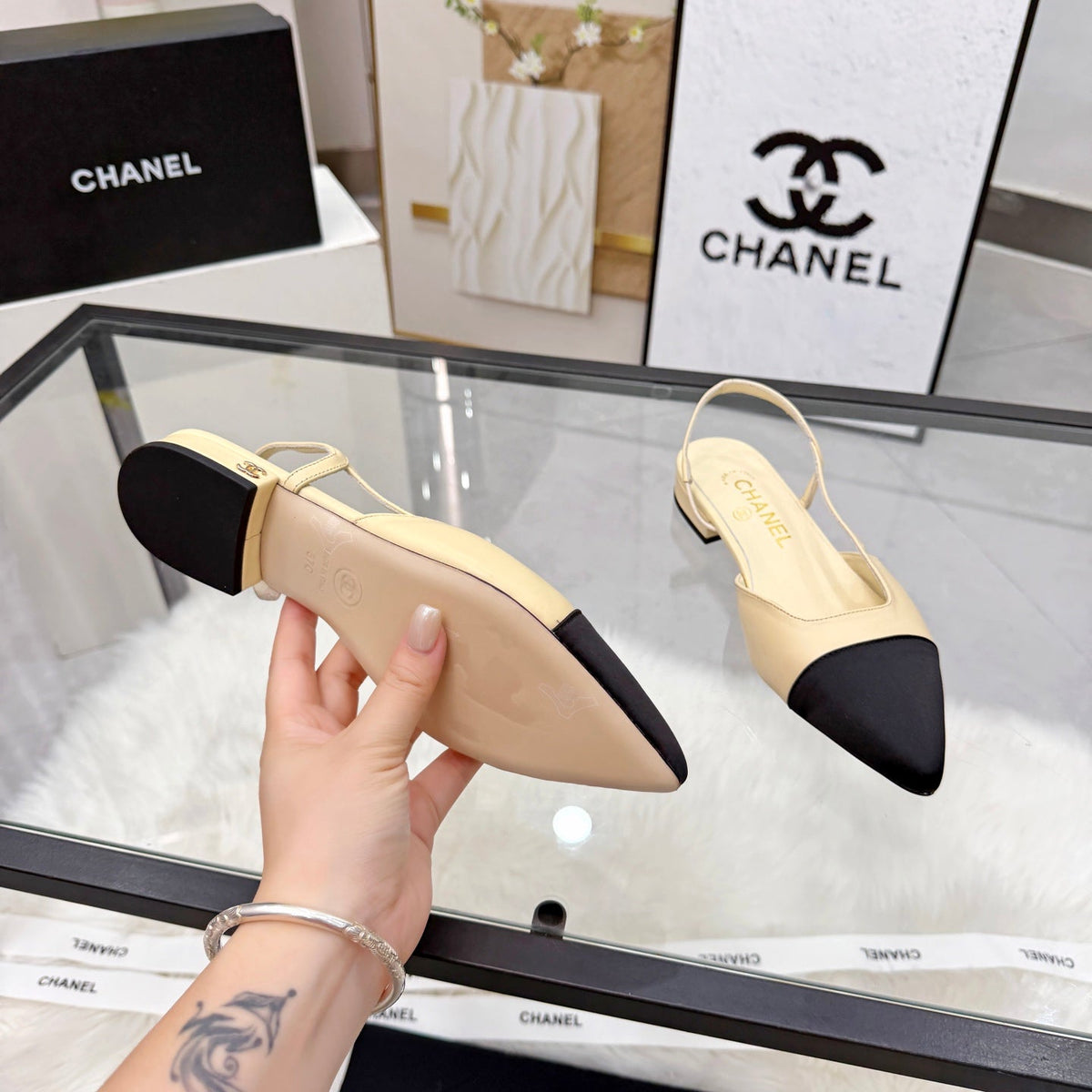 CC Slingback Flats Beige Cowhide Leather 873860