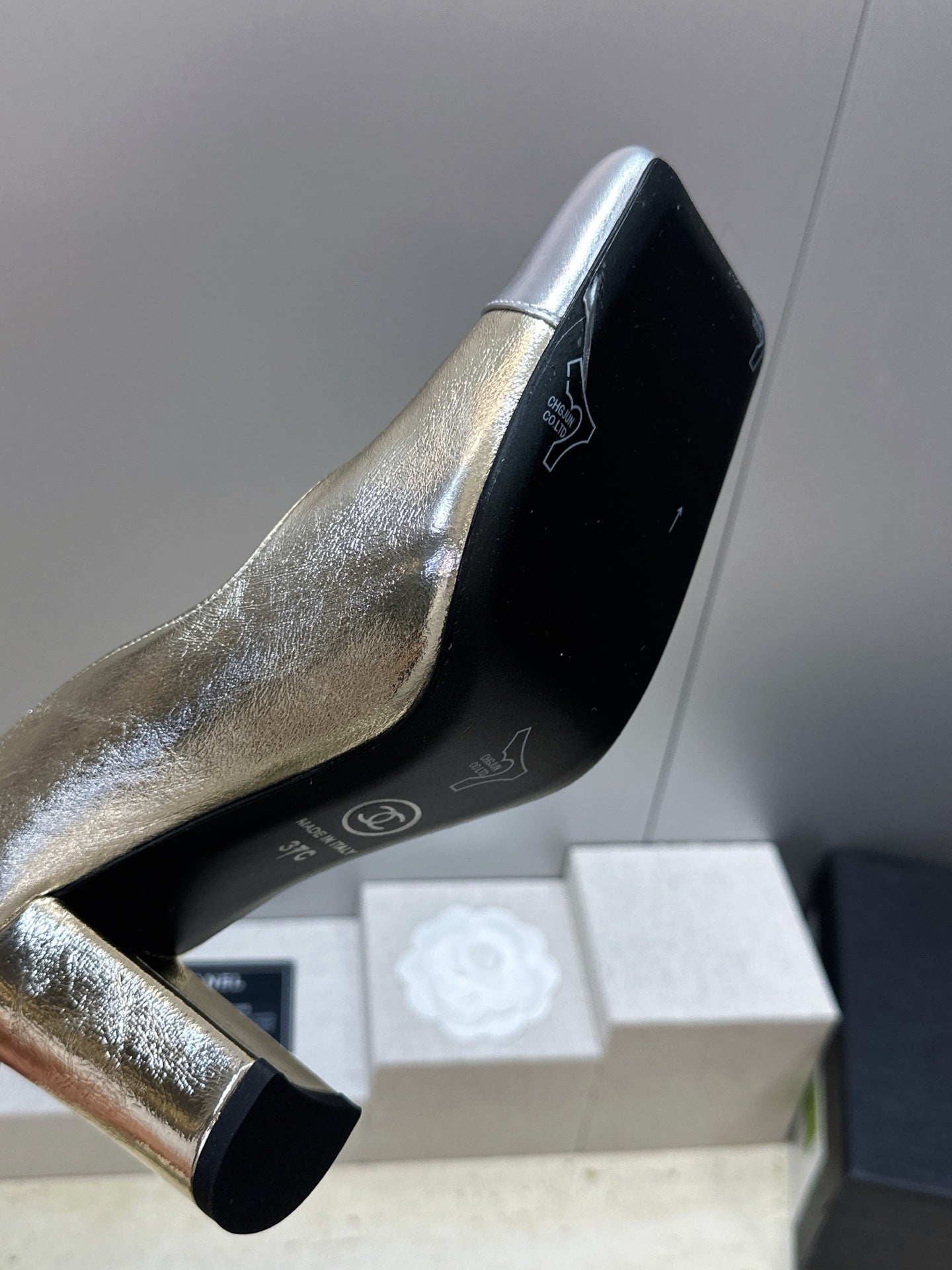 CC Square Toe Block Heel Pumps 90mm Gold Metallic Patent Leather 896864
