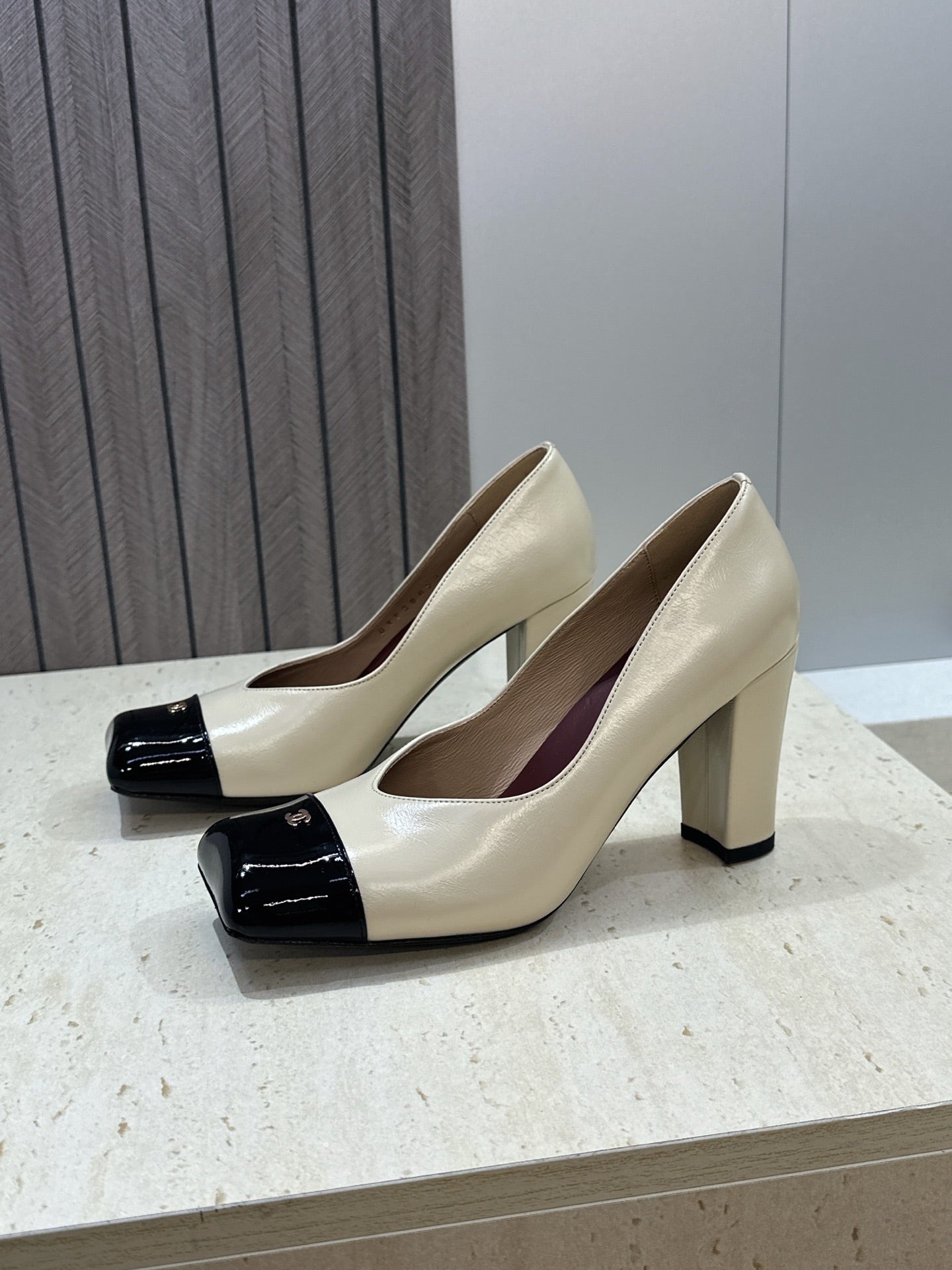 CC Square Toe Block Heel Pumps 90mm Beige Black Patent Leather 896861