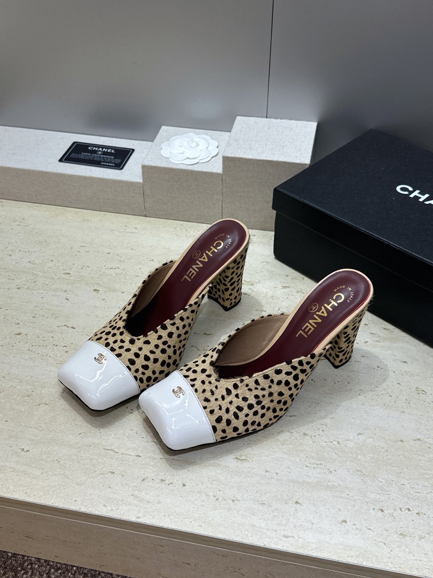 CC Cap Toe Mules 90mm Leopard Beige White Pony Hair & Patent Leather 896857