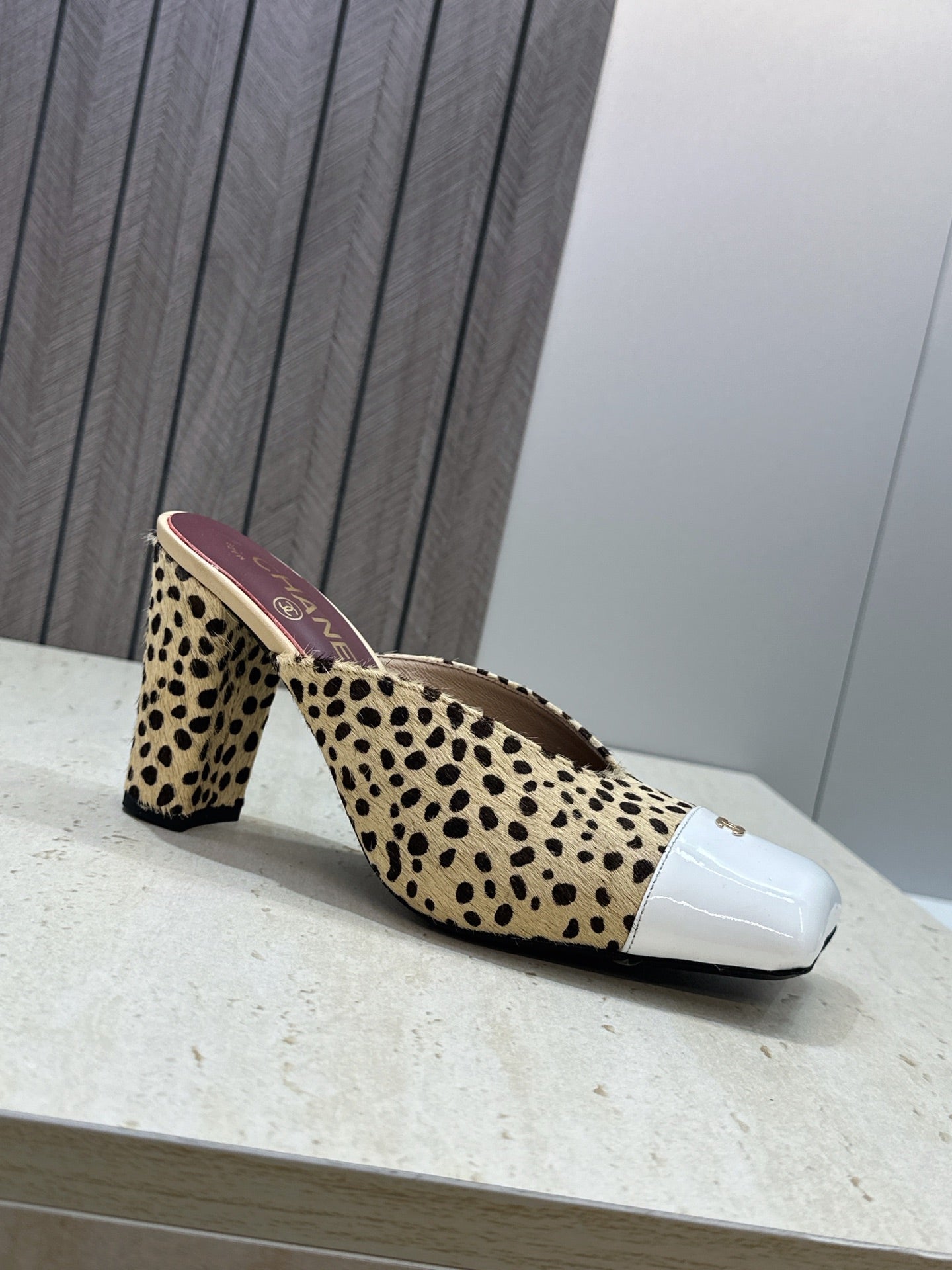CC Cap Toe Mules 90mm Leopard Beige White Pony Hair & Patent Leather 896857