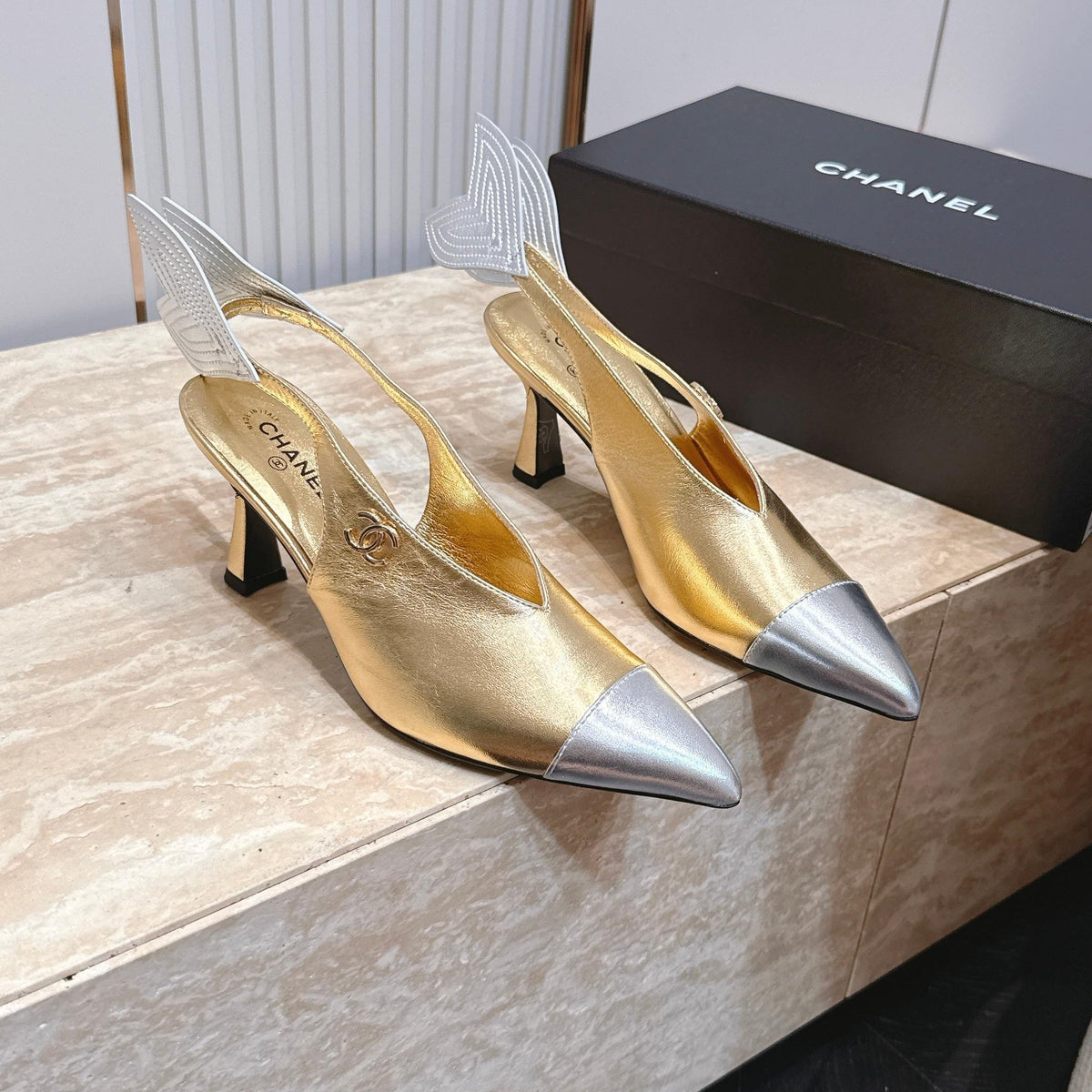 CC Métiers d’art 2026 Slingbacks 9.5cm Gold Metallic Lambskin 898983